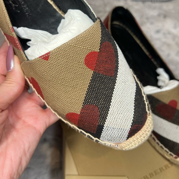 AUTHENTIC and RARE Burberry Heart and Canvas Check Espadrilles - Picture 10 of 12